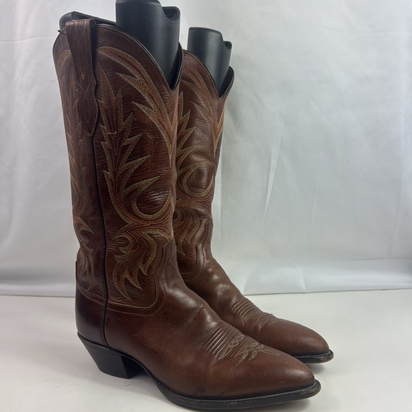 Les bottes Larry Mahan sont-elles toujours fabriquées